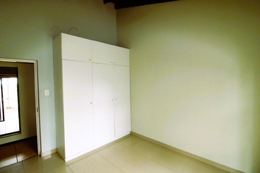 To Let 6 Bedroom Property for Rent in Gonubie Eastern Cape